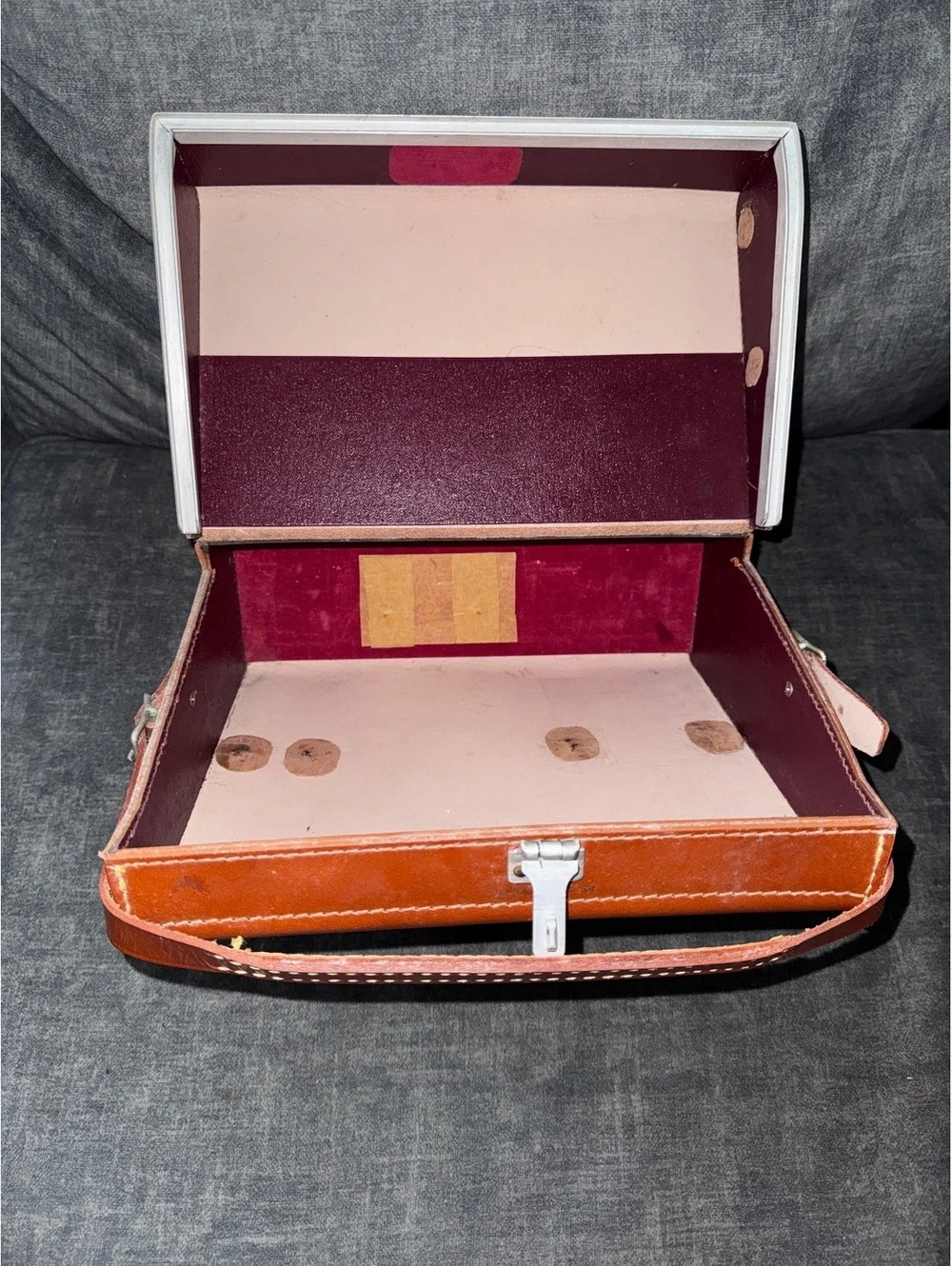 Polaroid OneStep Closeup Instant Film Camera with Brown Leather Case Untested